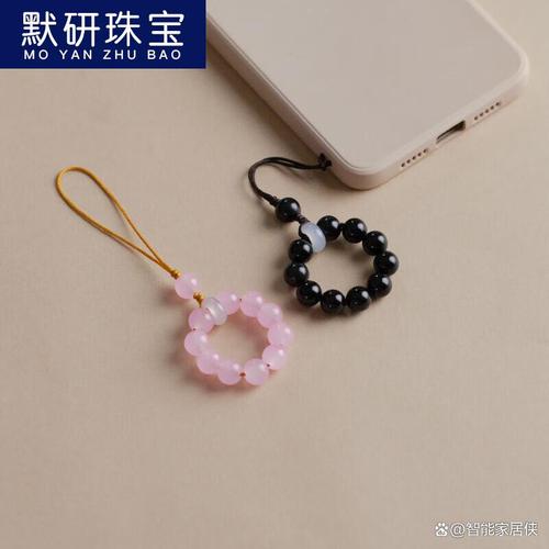 大佬们更喜欢戒指还是挂件,哪种饰品更吸引人?
